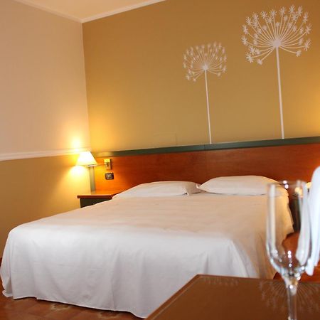 Domus Grand Hotel Ренде Экстерьер фото