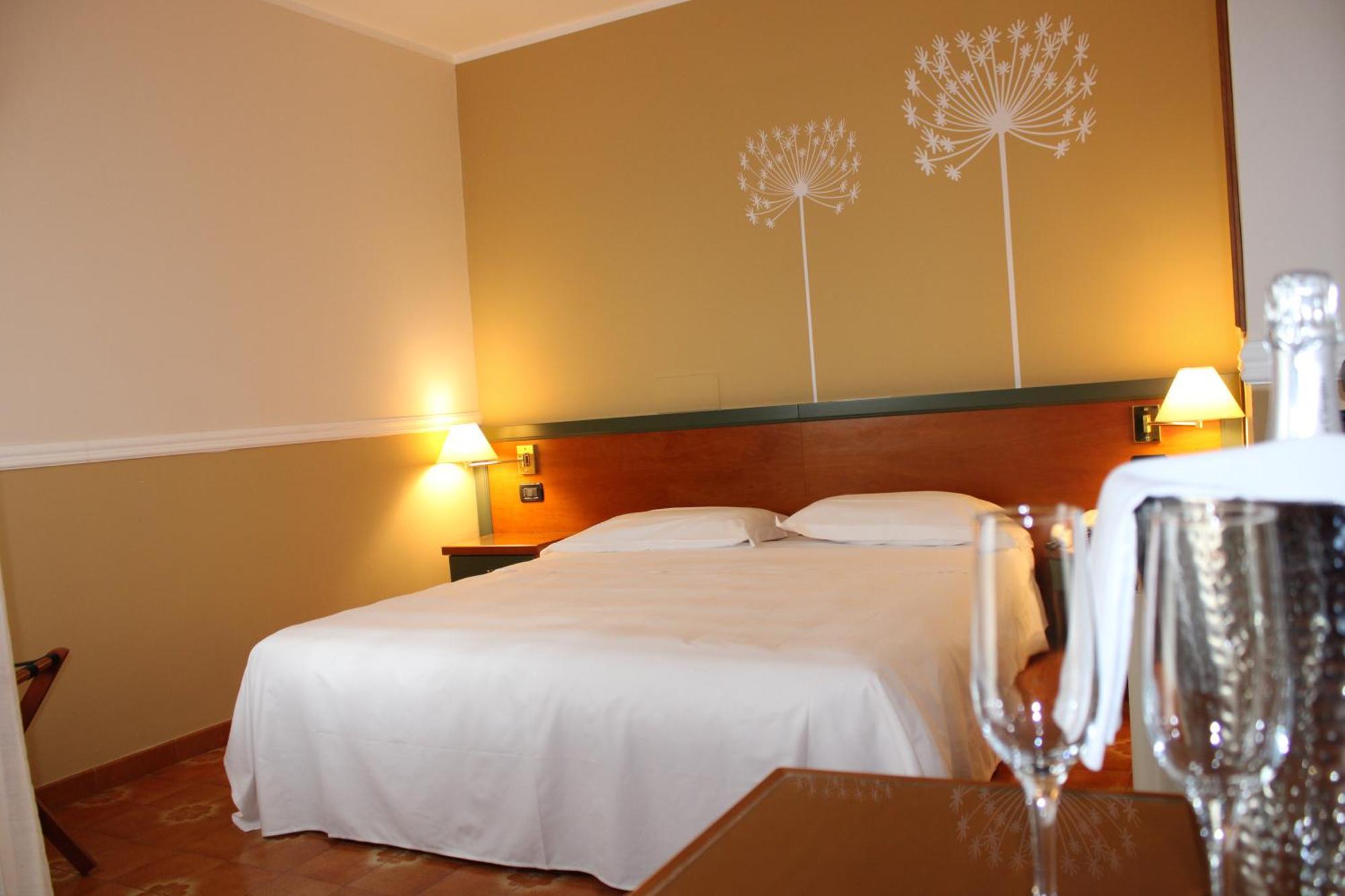 Domus Grand Hotel Ренде Экстерьер фото